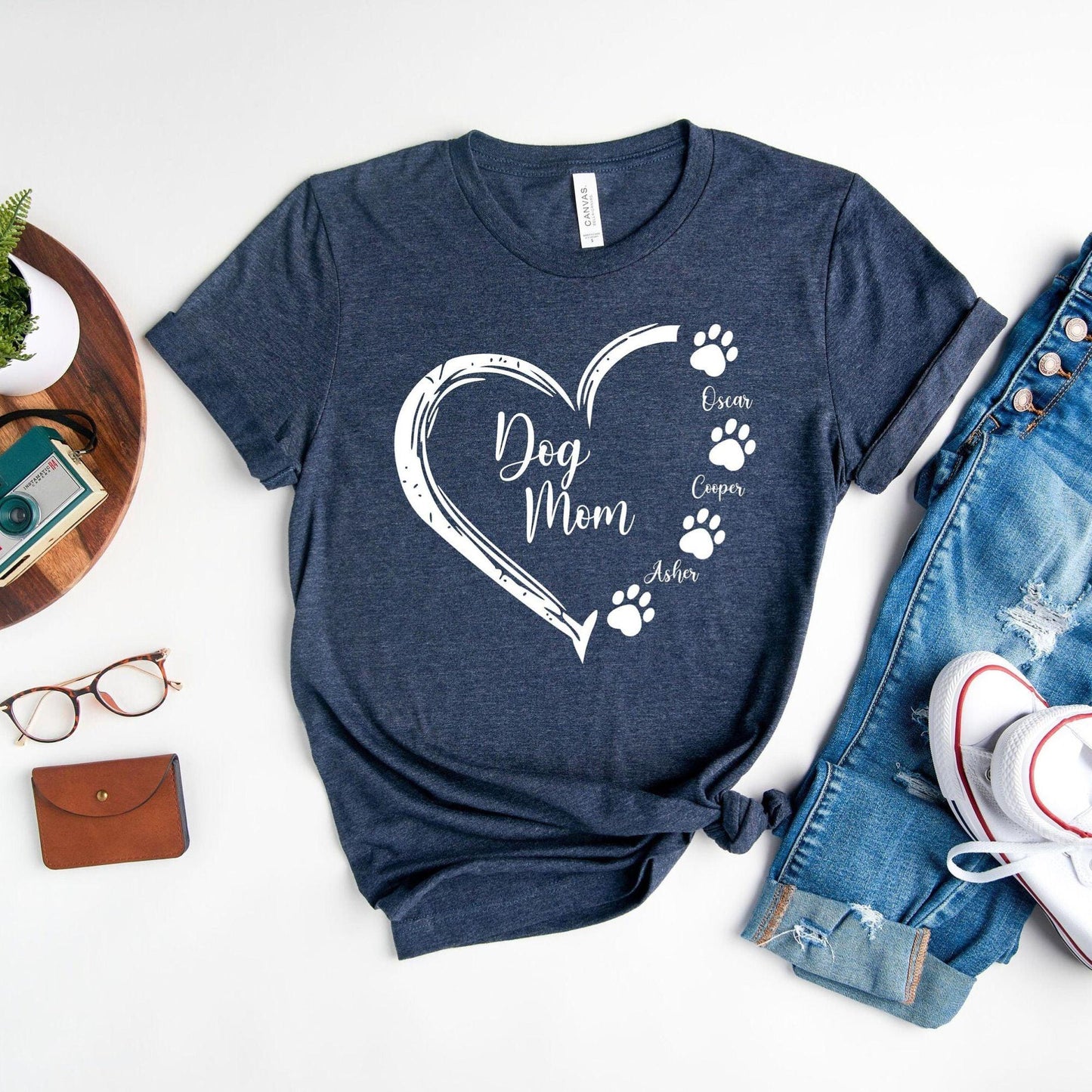 Personalisiertes Hundemama Shirt mit Namen - Hundemama Geschenk - GiftHaus