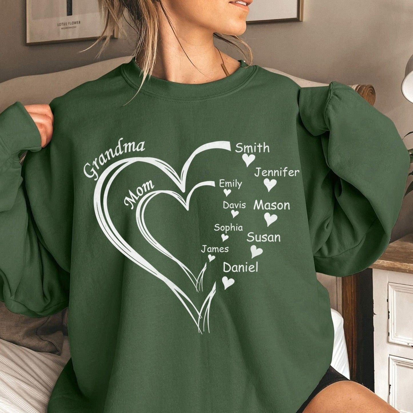 Personalisiertes Oma Herz Sweatshirt und Kapuzenpullover – Muttertagsgeschenk für Oma - GiftHaus