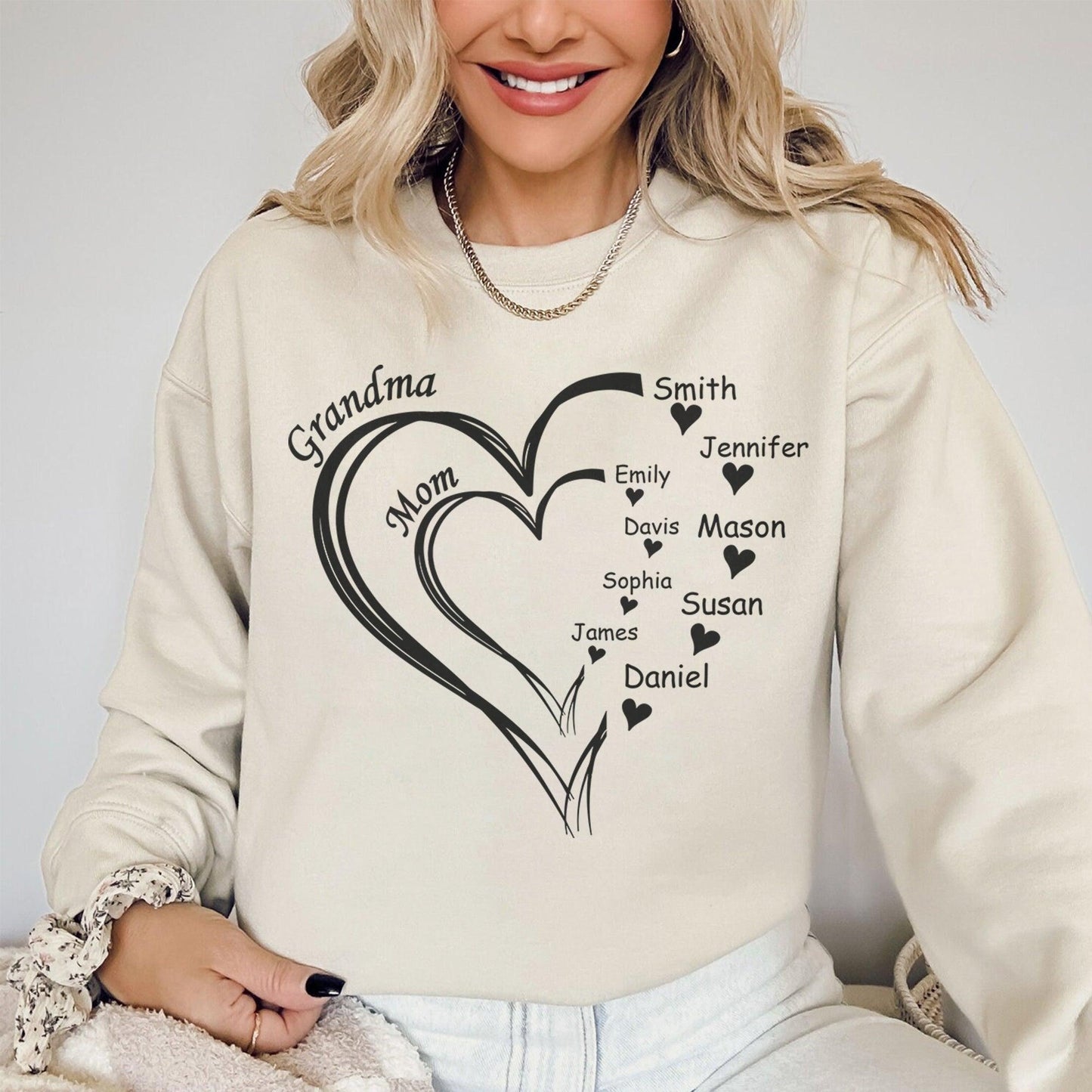 Personalisiertes Oma Herz Sweatshirt und Kapuzenpullover – Muttertagsgeschenk für Oma - GiftHaus
