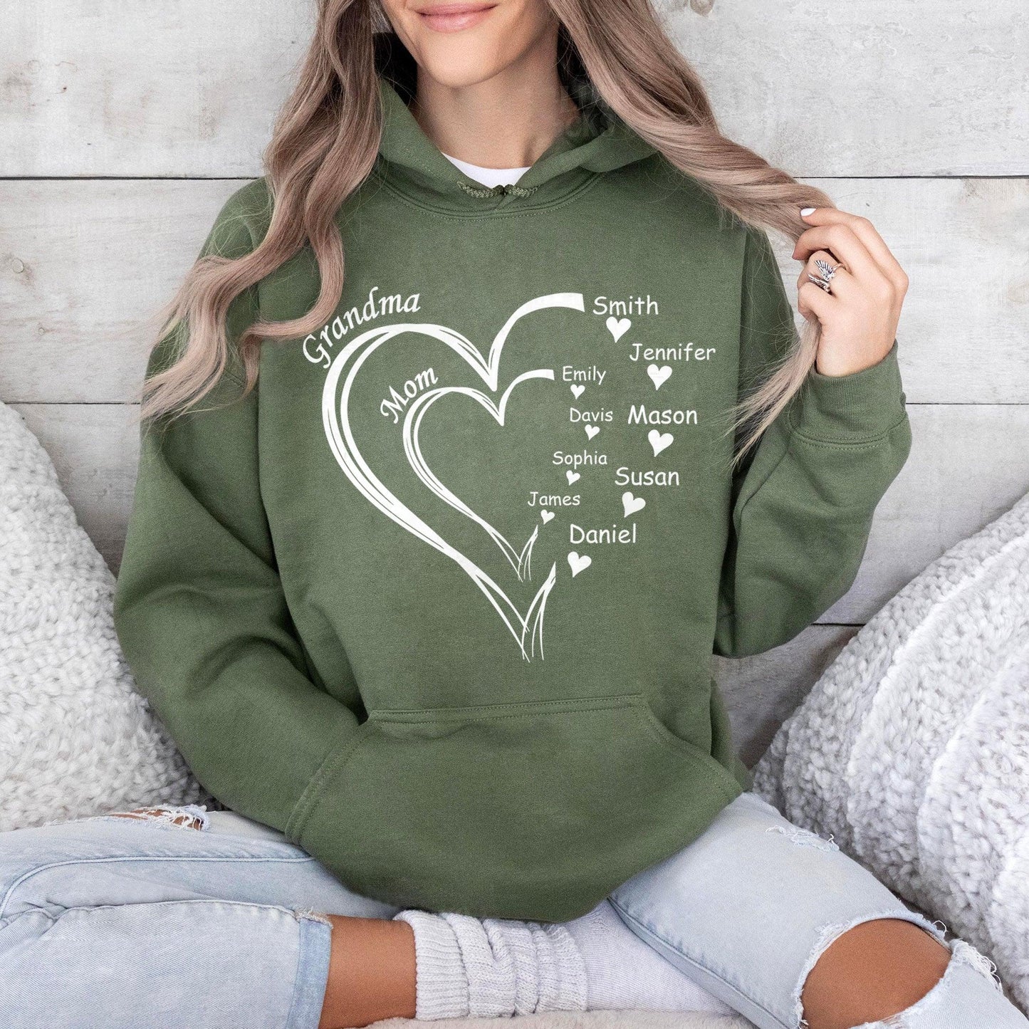 Personalisiertes Oma Herz Sweatshirt und Kapuzenpullover – Muttertagsgeschenk für Oma - GiftHaus