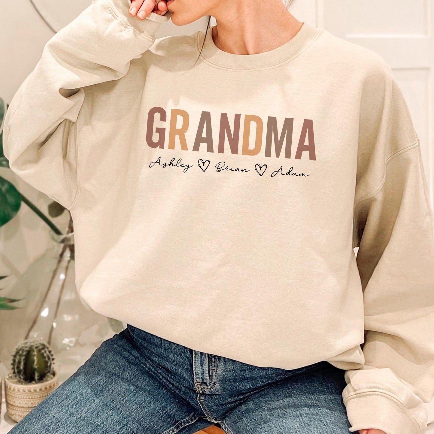 Personalisiertes Oma Sweatshirt mit Namen - Geschenk für Oma - GiftHaus