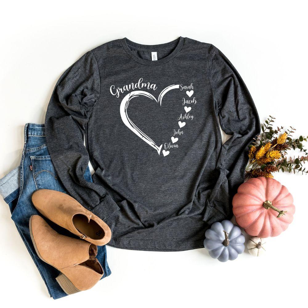 Personalisiertes Oma-T-Shirt – Namensshirt für Enkelkinder – Geschenk für Oma - GiftHaus
