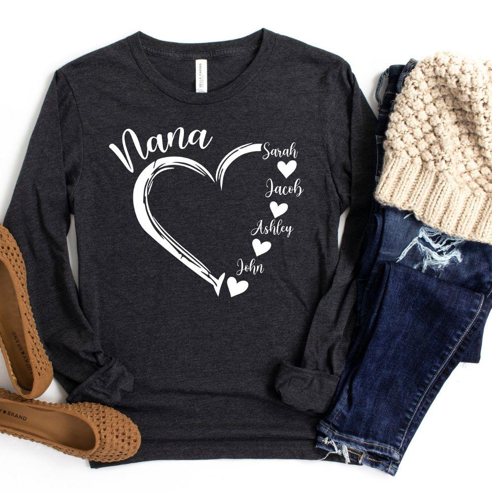 Personalisiertes Oma-T-Shirt – Namensshirt für Enkelkinder – Geschenk für Oma - GiftHaus