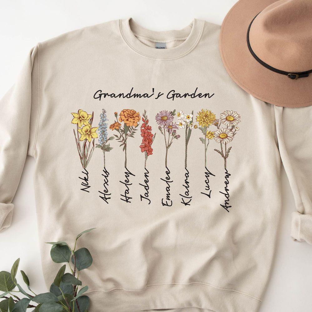 Personalisiertes Omas Garten-Sweatshirt – individuelles Geburtsblumen-T-Shirt – Geschenk für Oma - GiftHaus