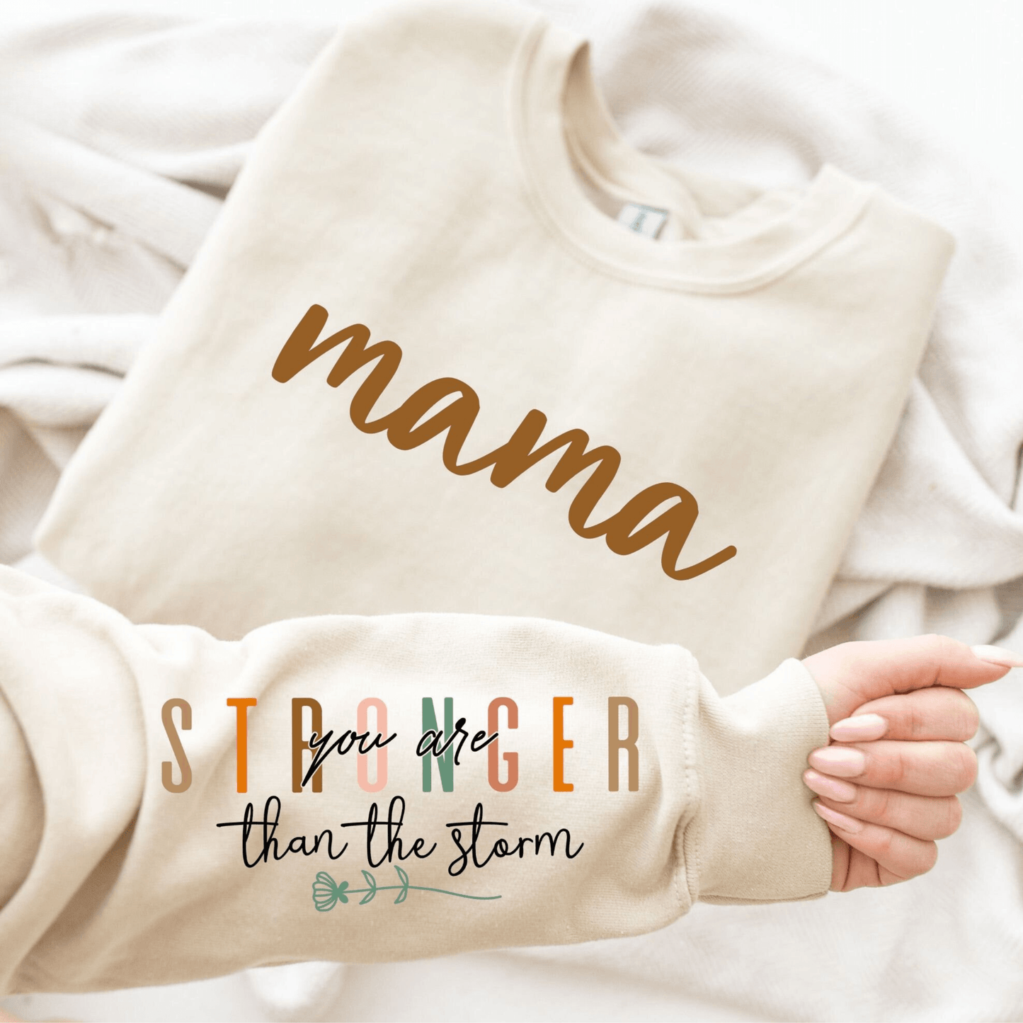 Stark-Wie-Ein-Sturm Mama Sweatshirt - Personalisiertes Muttertags-Geschenk - GiftHaus