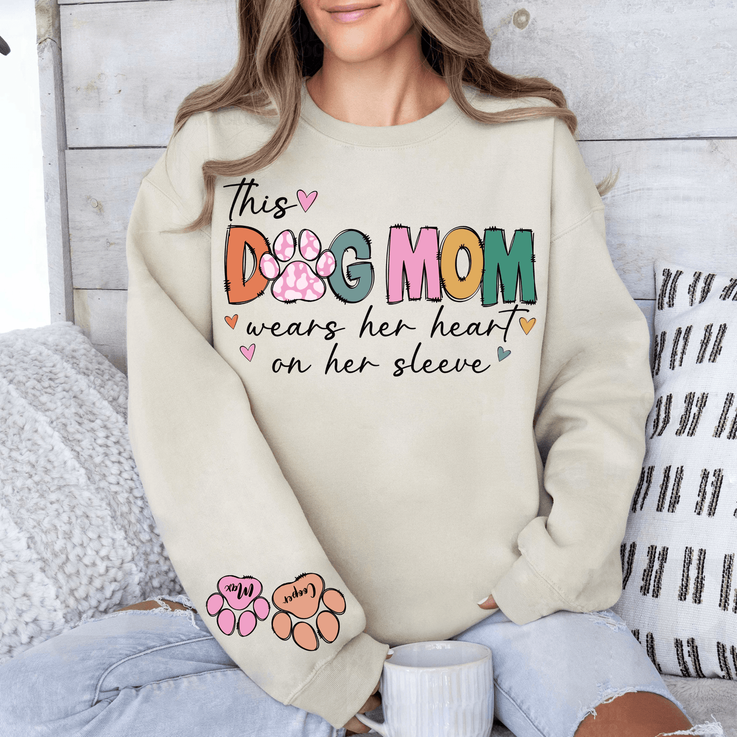 Stolze Hunde-Mama Sweatshirt - Herzensfreude mit Vier Pfoten - Personalisierbar - GiftHaus