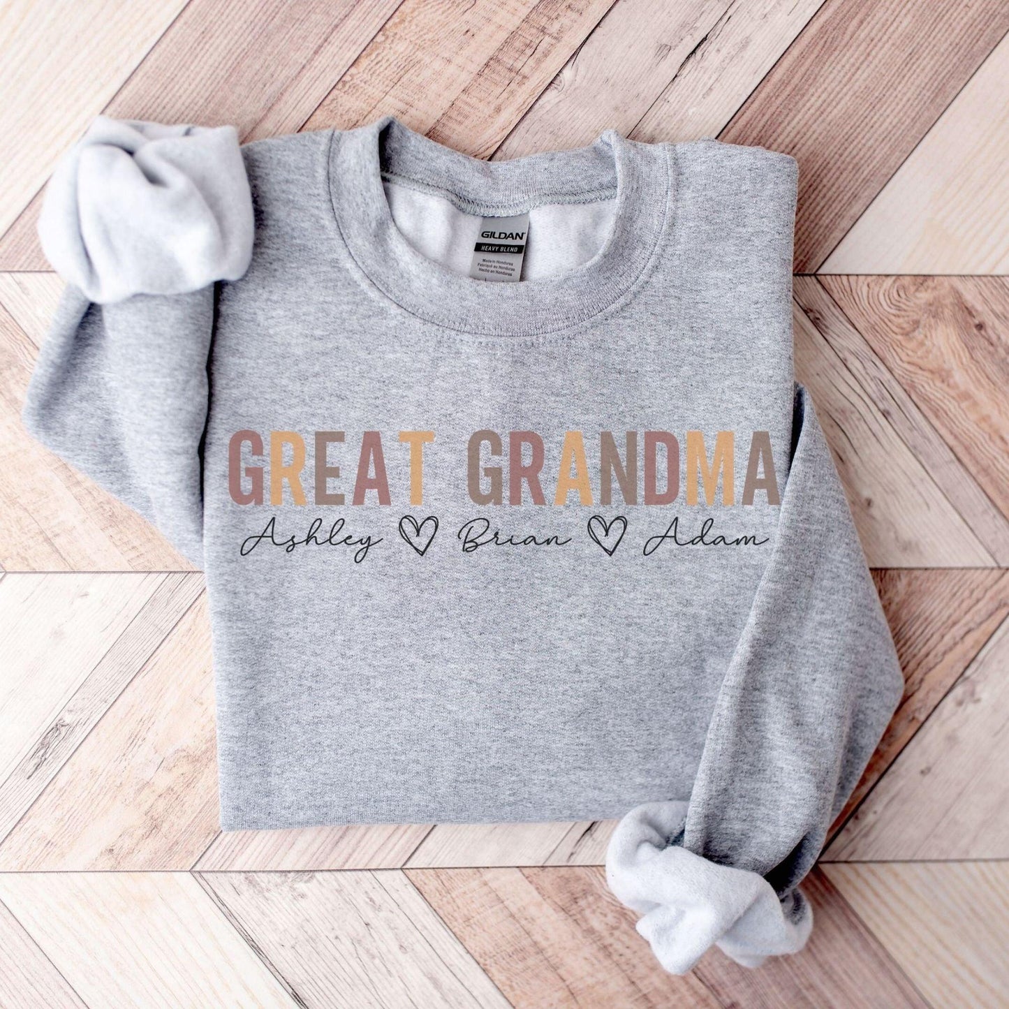 Tolles Oma-Sweatshirt mit Namen - Enkelkinder-Namenspullover - GiftHaus