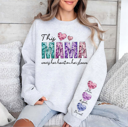Diese Mama trägt ihr Herz Sweatshirt – Geschenk für Mama