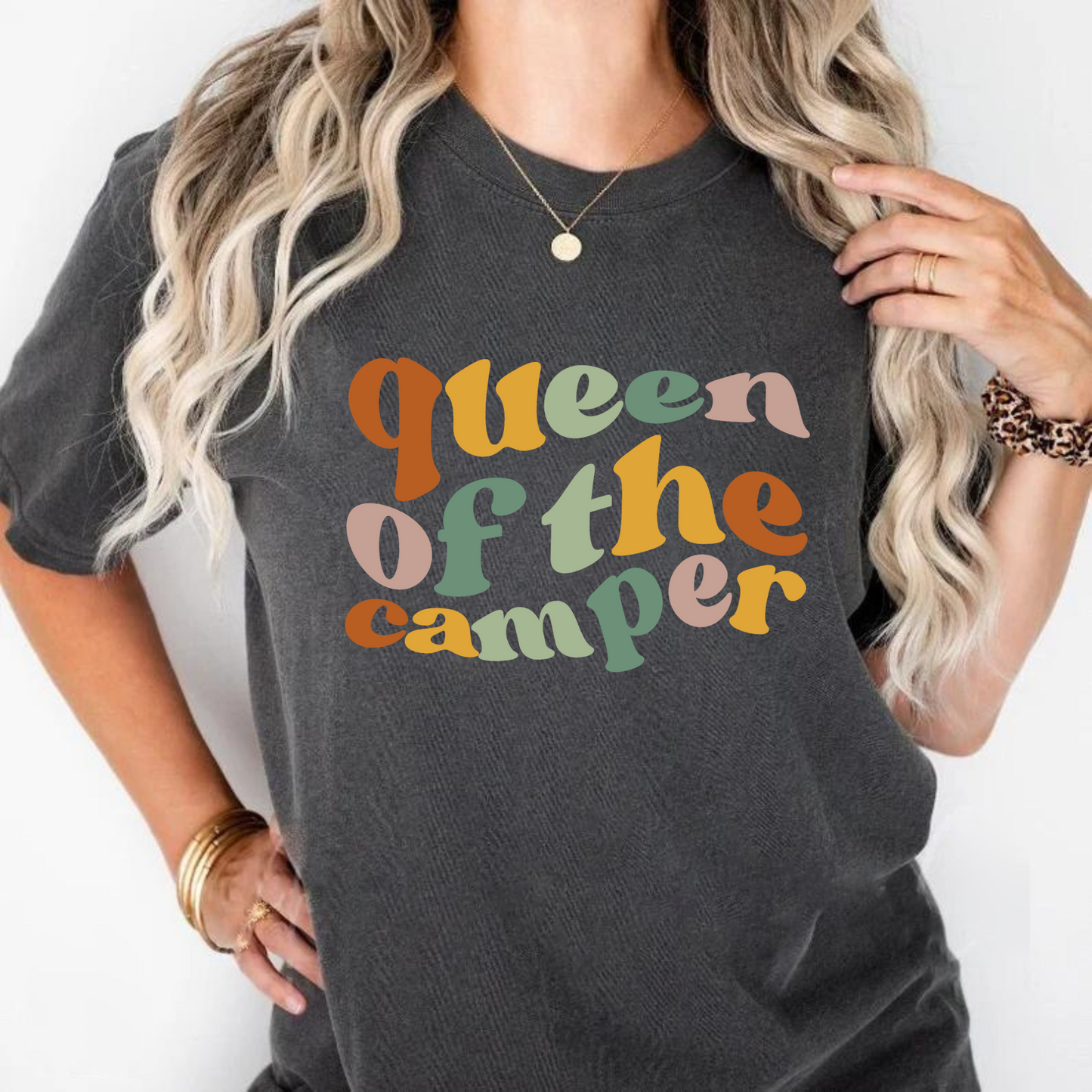 Queen of the Camper Shirt - Geschenk für Campingköniginnen