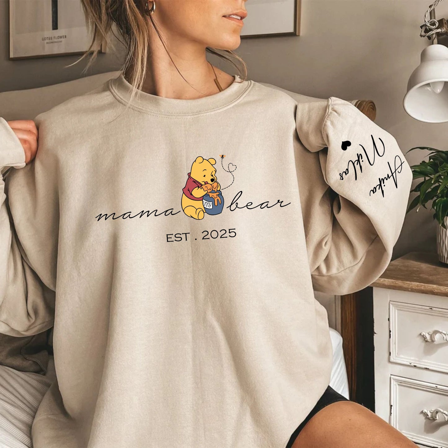 Personalisiertes Mama-Bär Sweatshirt mit Kindernamen auf dem Ärmel, Geschenk zum Muttertag