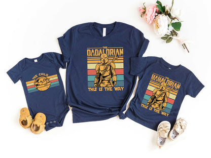 Dadalorian und das Kind Partnerlook-Shirt, Dadalorian und Mamalorian Shirt, Familienoutfits