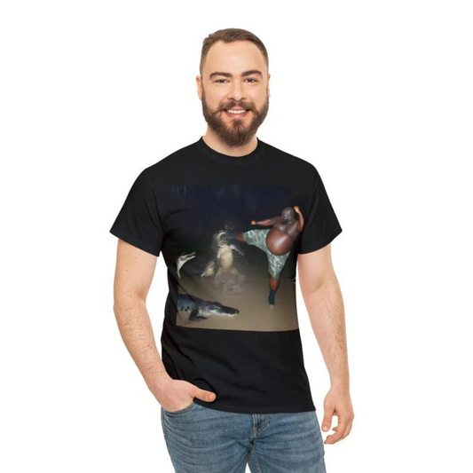 Mann tritt Alligator T-Shirt - Lustiges Geschenk für Meme-Liebhaber