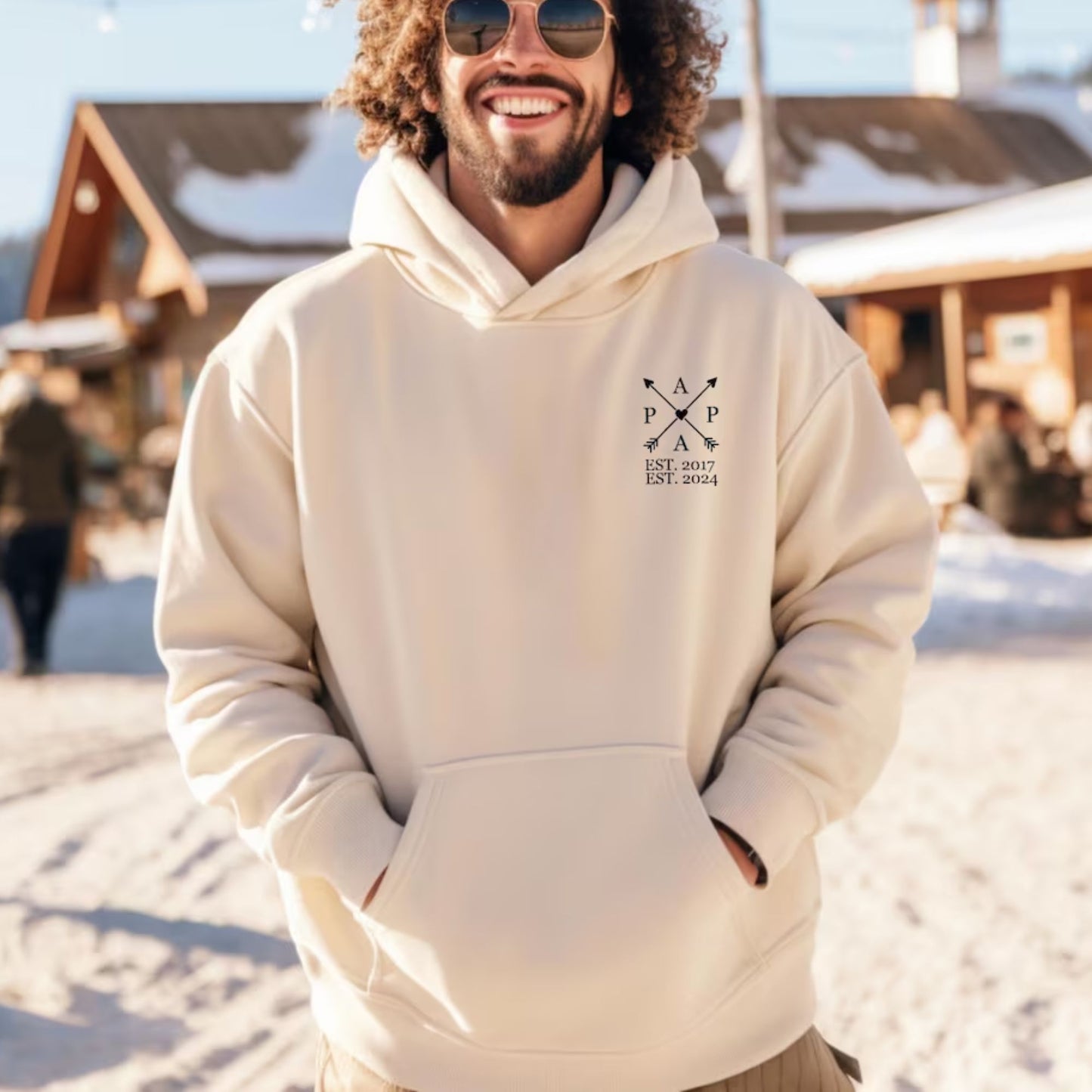 Papas Stolz: Hoodie mit individuellem Namen und Geburtsjahr, Papa-Geschenk