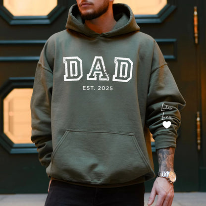 Personalisiertes Papa-Est-Sweatshirt und Hoodie mit Kindernamen auf dem Ärmel, Vatertagsgeschenk
