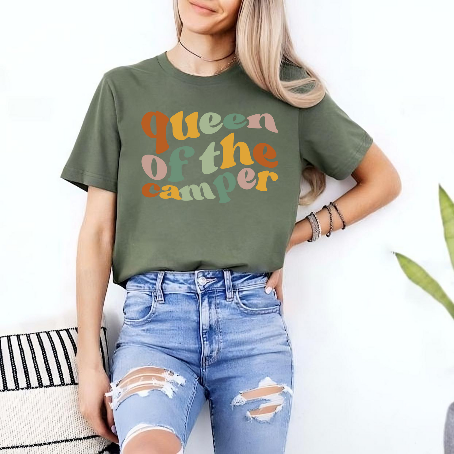 Queen of the Camper Shirt - Geschenk für Campingköniginnen