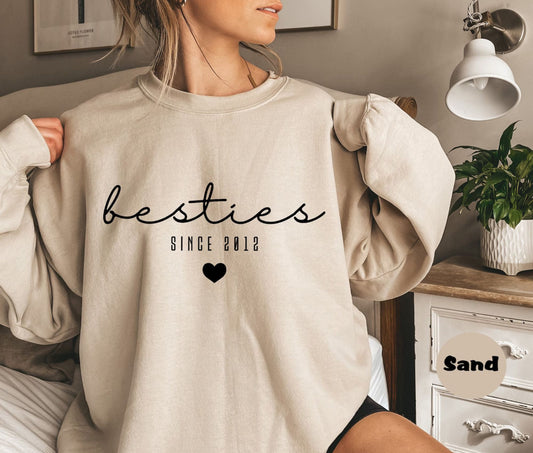 Personalisiertes Besties-Sweatshirt, Passende Outfits für beste Freundinnen