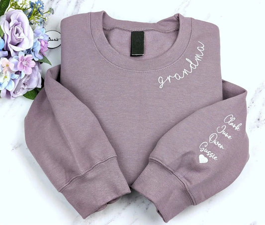 Personalisiertes besticktes Mama, Oma-Sweatshirt mit den Namen der Kinder, Muttertagsgeschenk