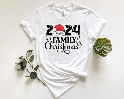 Personalisiertes Familienweihnachtsshirt mit Name 2024 - Weihnachtsgeschenke für die Familie