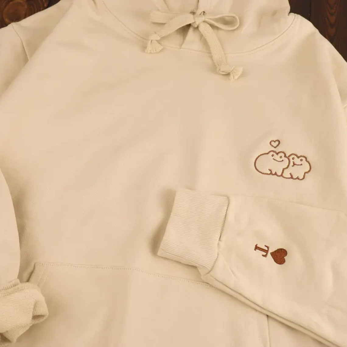 Personalisiertes Frosch-Pärchen Hoodie bestickt – Couple Hoodie mit Namen