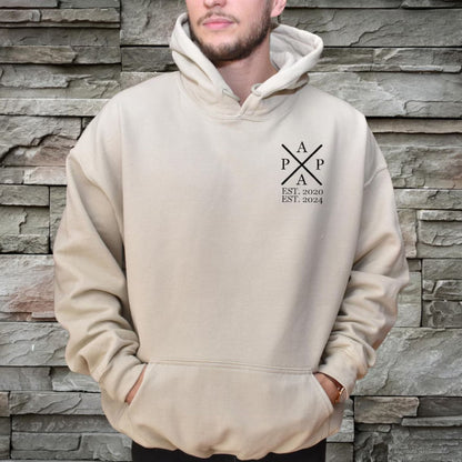 Papa Hoodie mit individuellem Namen und Geburtsjahr, Papa-Geschenk