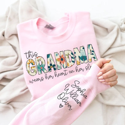 Personalisiertes Sweatshirt für Oma, Weihnachtsgeschenk für Mama - Ich trage mein Herz auf meinem Ärmel