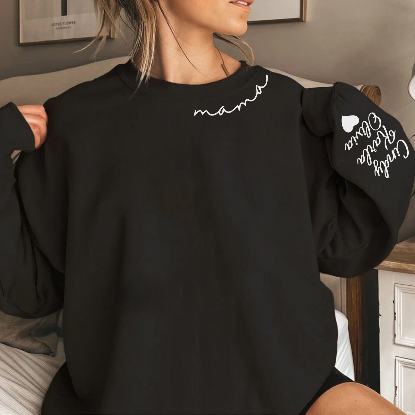 Personalisiertes Mama-Sweatshirt mit dem Namen des Kindes auf dem Ärmel