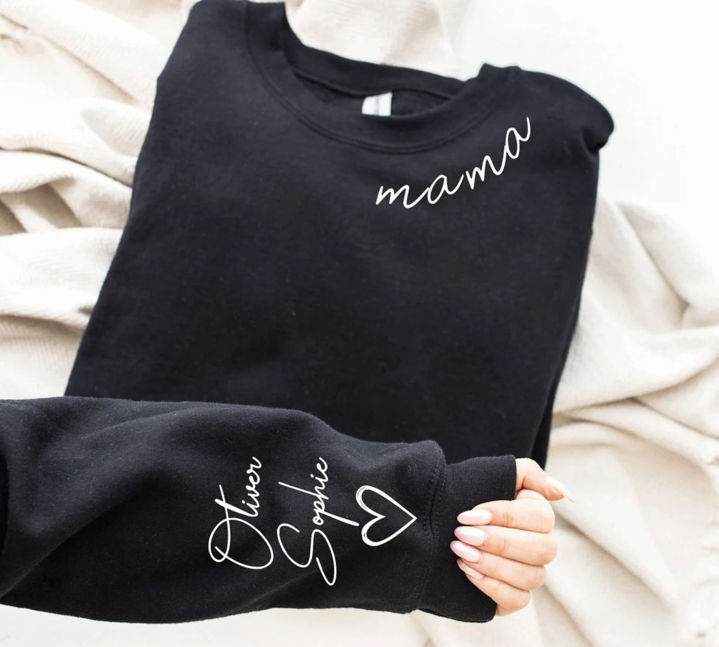 Personalisiertes Mama-Sweatshirt mit Namen des Kindes auf dem Ärmel - Weihnachtsgeschenk für Mama