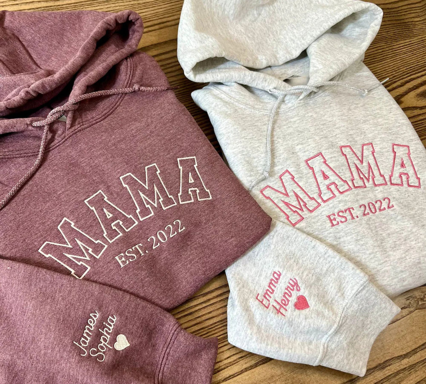 Personalisierter bestickter Mama Hoodie mit Namen auf dem Ärmel - Geschenk für Mama