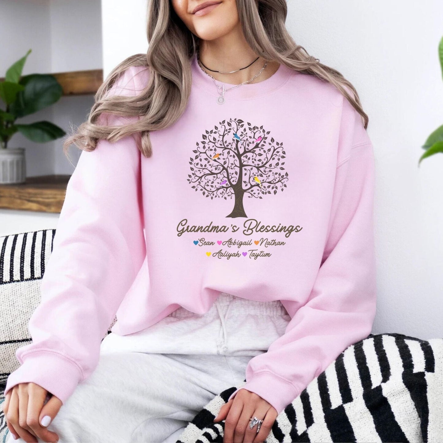 Personalisiertes 'Omas Segen'-Sweatshirt mit Vögeln, Oma-Sweatshirt mit den Namen der Enkelkinder