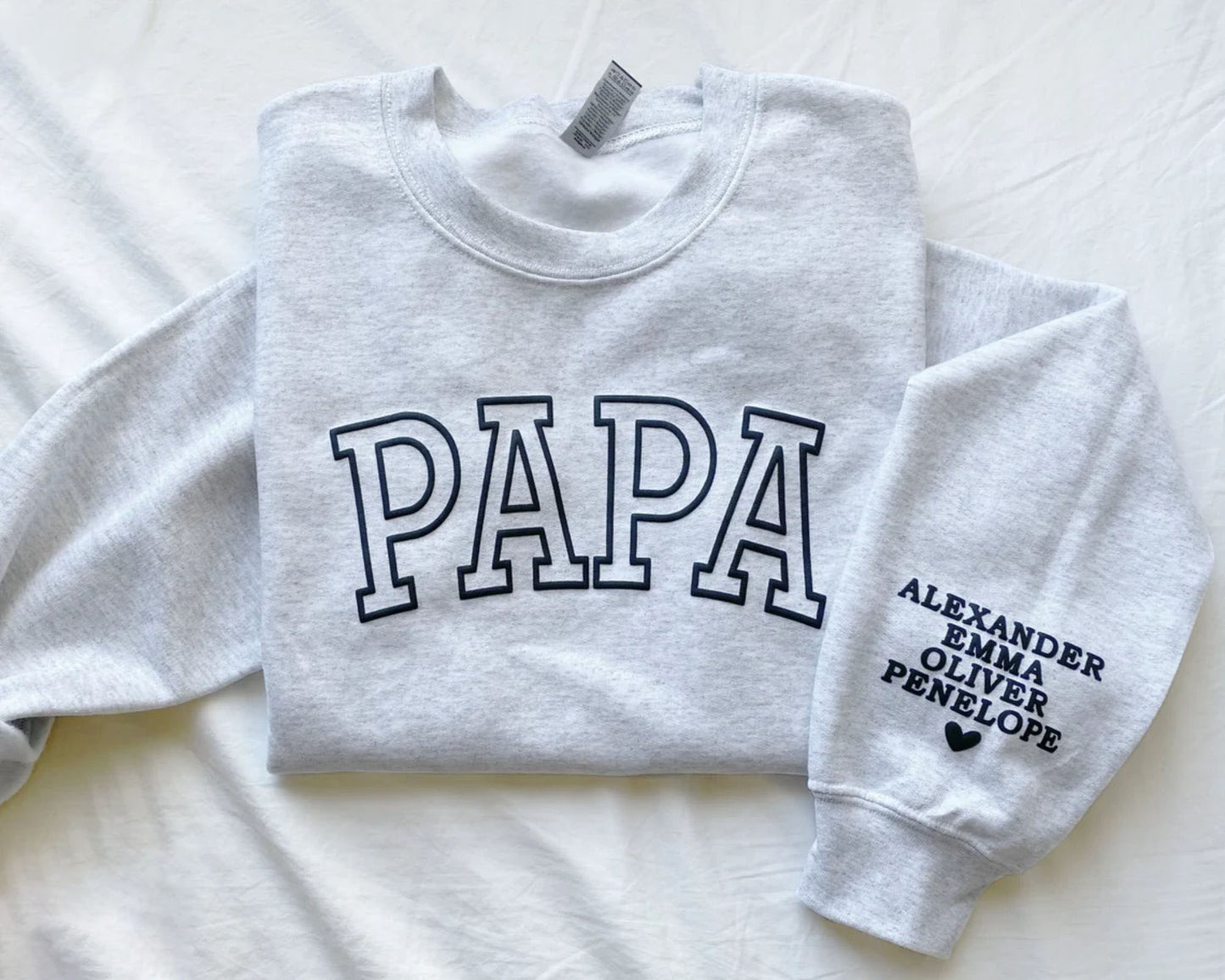 Personalisiertes Papa Sweatshirt mit den Namen der Kinder auf dem Ärmel - Geburtstagsgeschenk für Papa