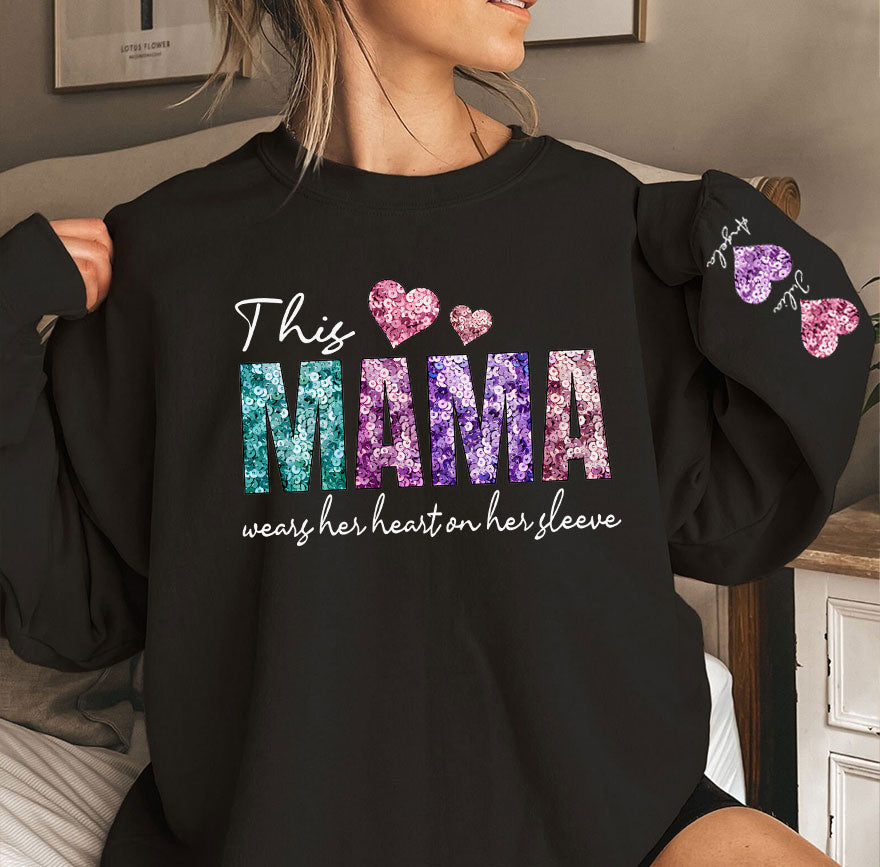 Diese Mama trägt ihr Herz Sweatshirt – Geschenk für Mama