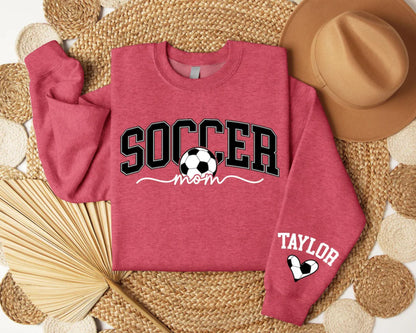 Personalisiertes Fußball-Mama-Sweatshirt mit den Namen der Kinder auf dem Ärmel – Geschenk für Fußball-Mama