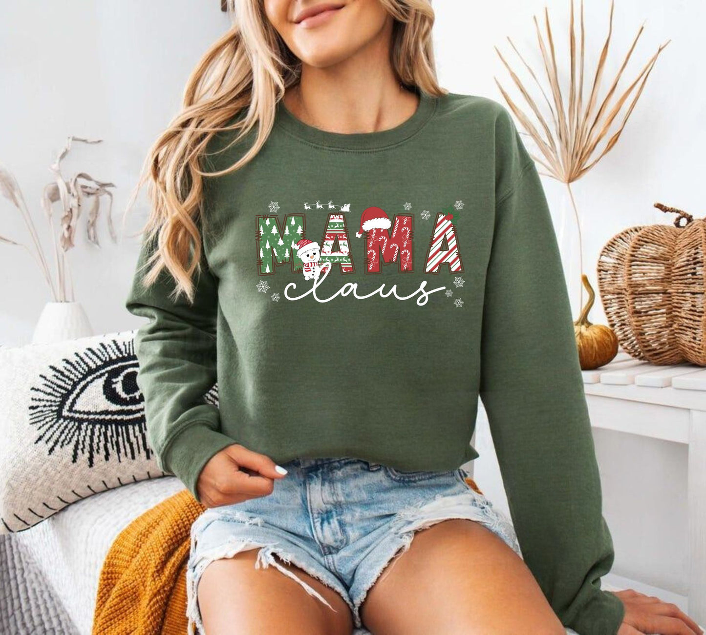 Mama Claus Sweatshirt - Christmas Mama Pullover