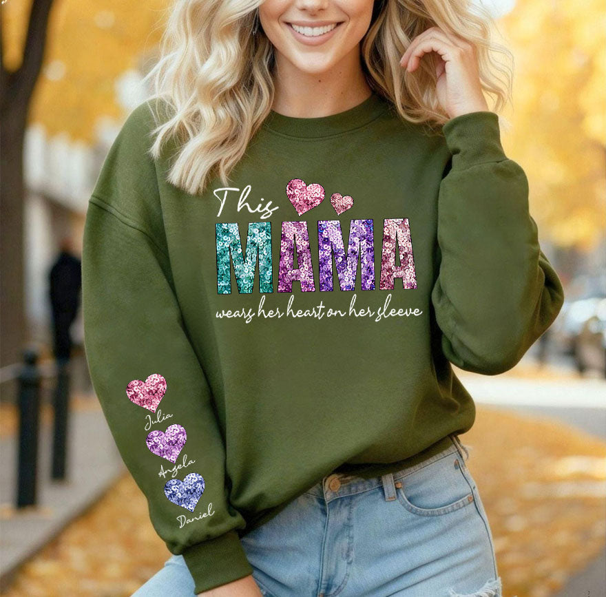 Diese Mama trägt ihr Herz Sweatshirt – Geschenk für Mama
