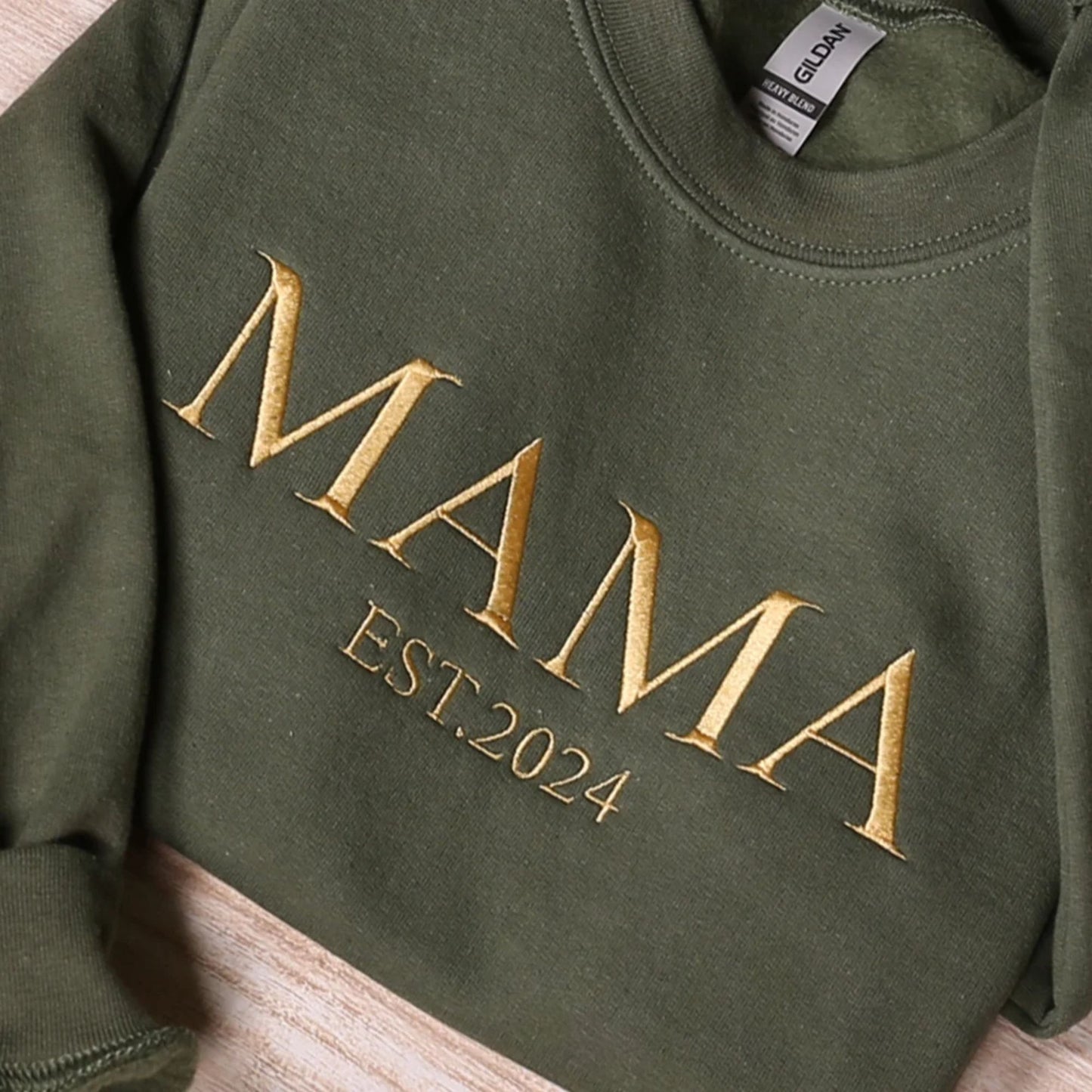 Personalisiertes besticktes Mama Sweatshirt - Geschenk für Mama