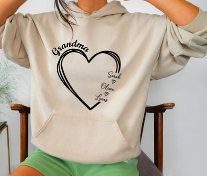 Personalisierter Oma-Sweatshirt mit Herz und Namen der Enkelkinder – Geschenke für Oma