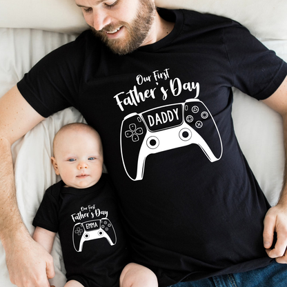 Unser Erster Vatertag - Personalisiertes Gamer-Shirt für Vater und Baby