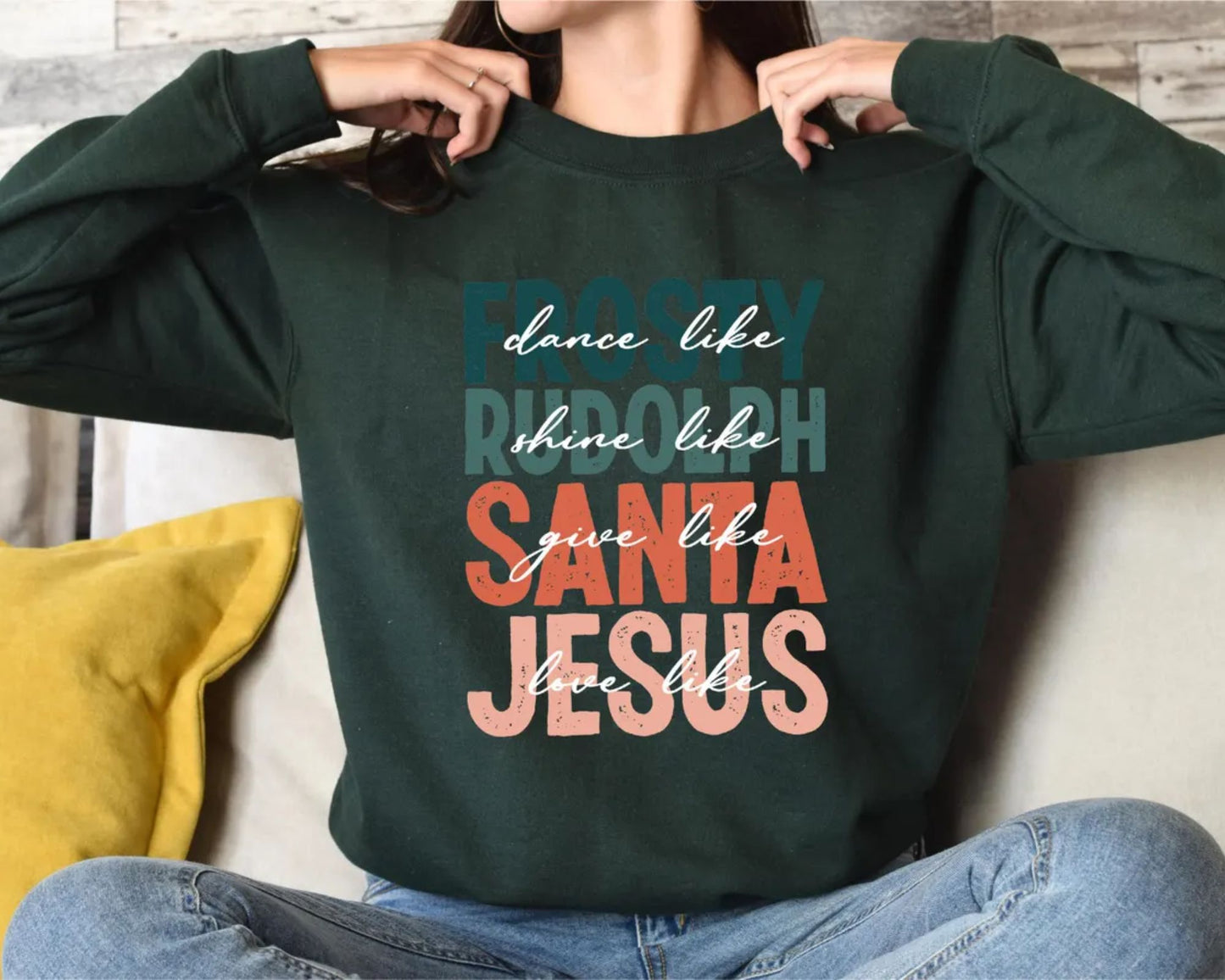 Geben wie der Weihnachtsmann, lieben wie Jesus Sweatshirt - Weihnachtspullover