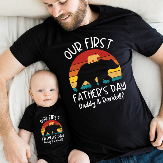 Unser Erster Vatertag - Personalisiertes Bär-T-Shirt für Vater und Baby