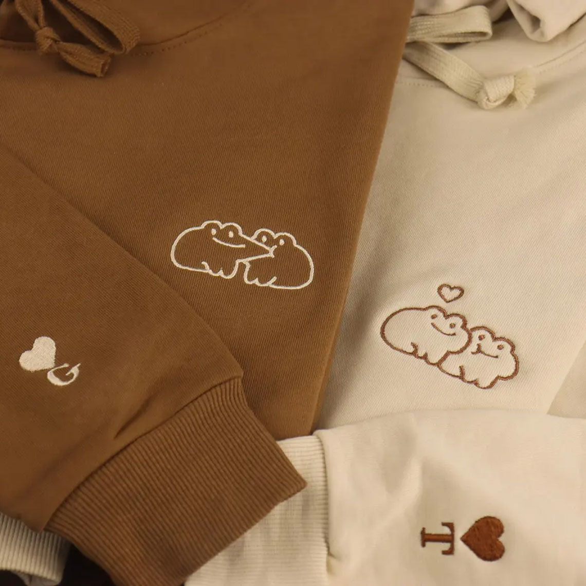 Personalisiertes Frosch-Pärchen Hoodie bestickt – Couple Hoodie mit Namen