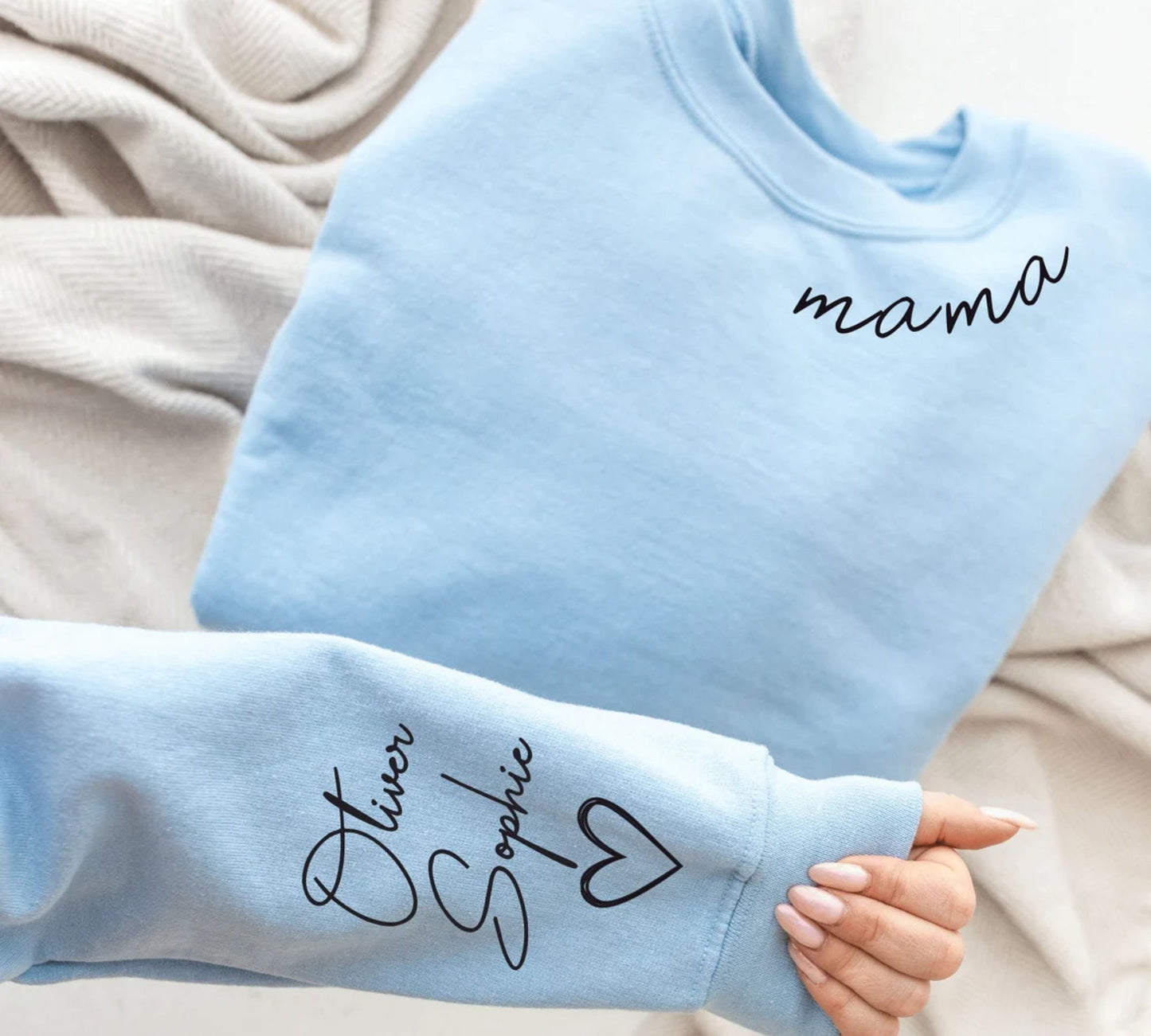 Personalisiertes Mama-Sweatshirt mit Namen des Kindes auf dem Ärmel - Weihnachtsgeschenk für Mama