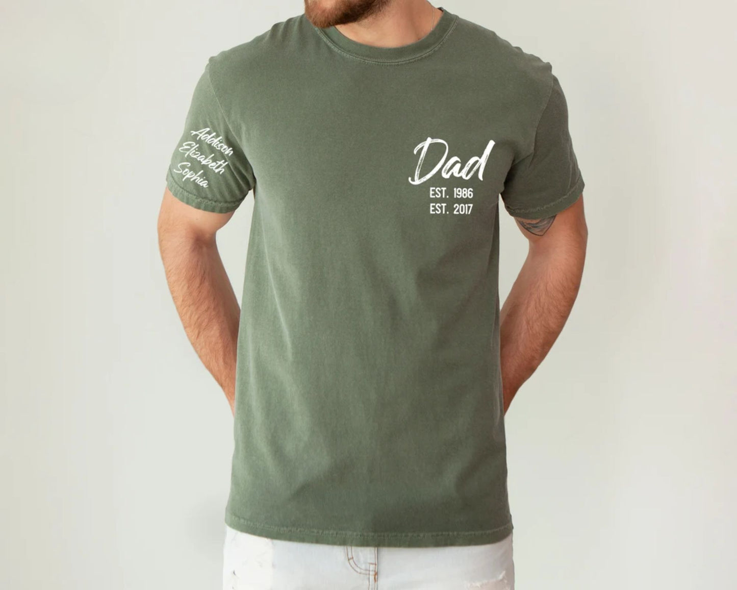 Personalisiertes Papa-Shirt mit den Namen der Kinder am Ärmel – Weihnachtsgeschenk für Papa