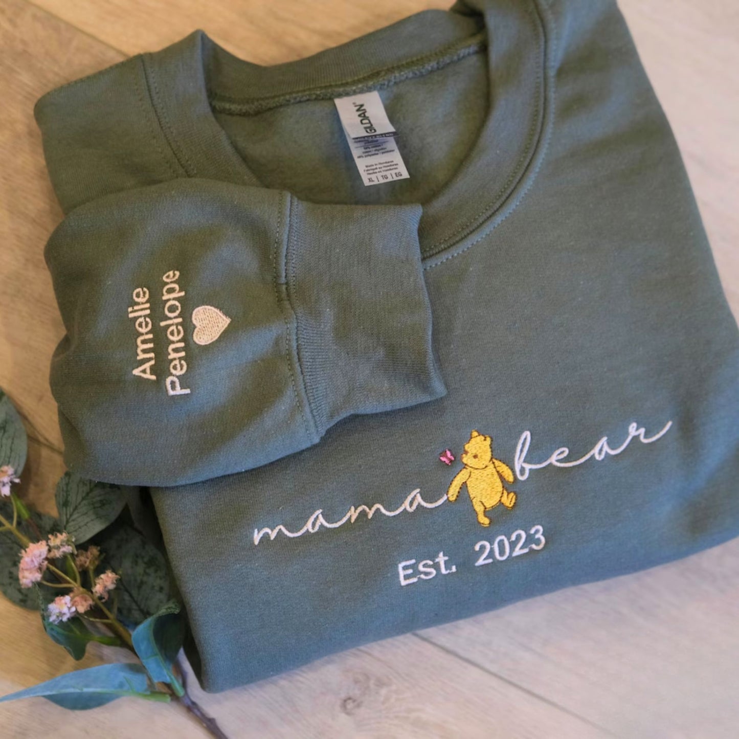 Personalisiertes Besticktes Mama Bären Sweatshirt mit Kindernamen