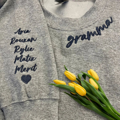 Personalisiertes Oma-Sweatshirt mit den Namen der Enkelkinder - Besticktes Oma Sweatshirt