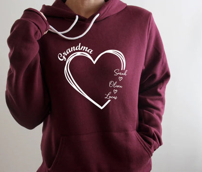 Personalisierter Oma-Sweatshirt mit Herz und Namen der Enkelkinder – Geschenke für Oma