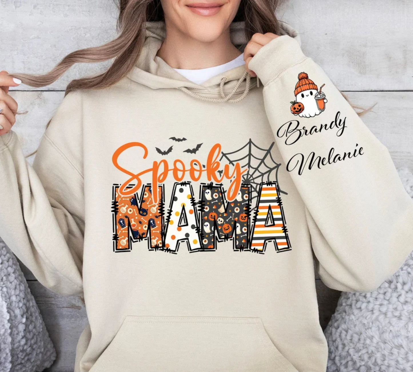 Individuelles Mama Halloween Sweatshirt - Personalisiertes gruseliges Mama Shirt, Geschenk für Mama