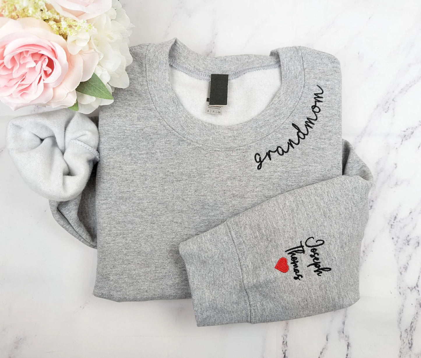 Personalisiertes besticktes Mama, Oma-Sweatshirt mit den Namen der Kinder, Muttertagsgeschenk