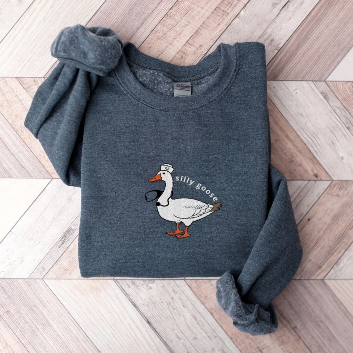 Besticktes Krankenschwester Silly Goose Sweatshirt - Geschenk für Krankenschwestern, Silly Goose Hoodie für Krankenschwestern