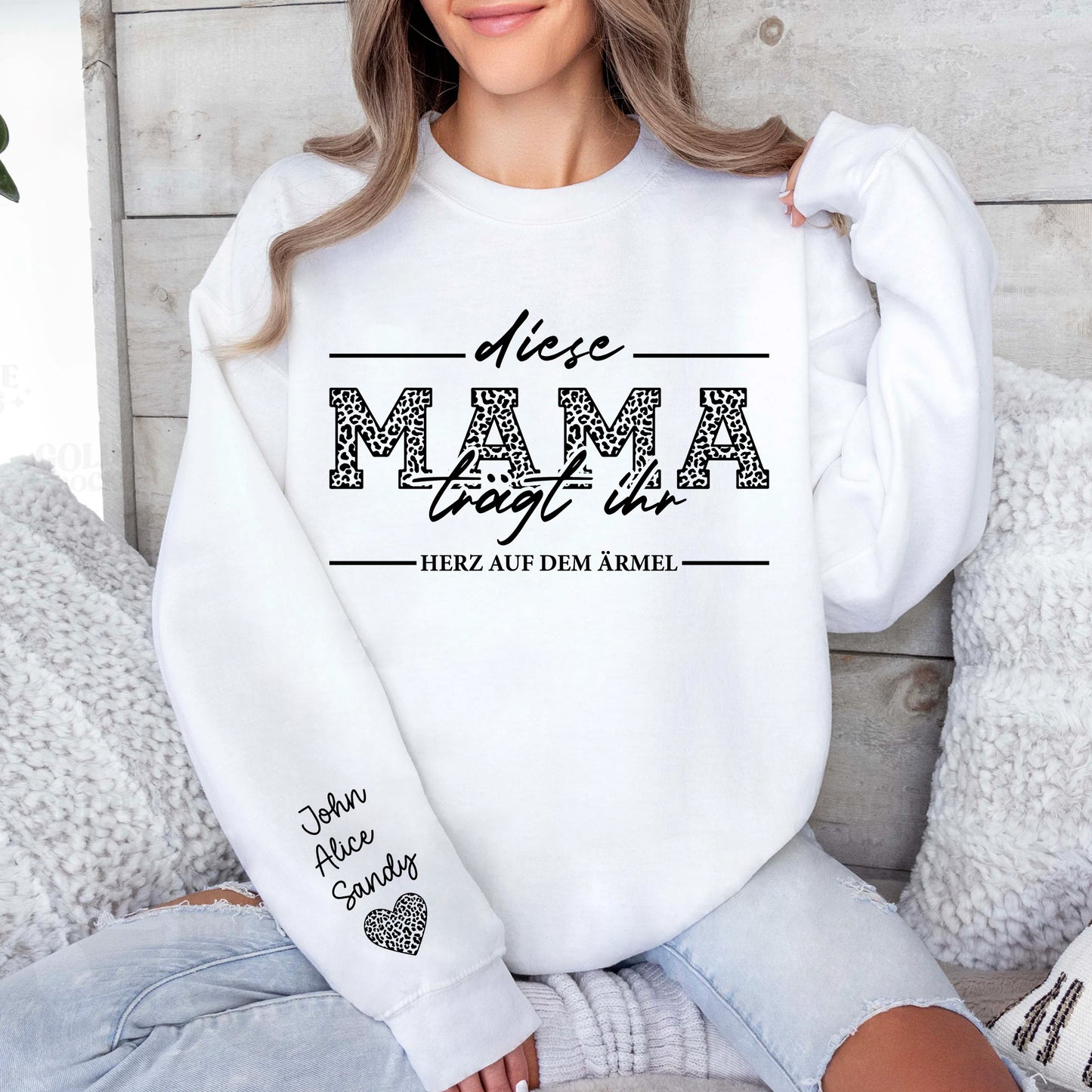 Personalisiertes Mama-Sweatshirt mit den Namen der Kinder auf dem Ärmel, Ich trage mein Herz auf dem Ärmel