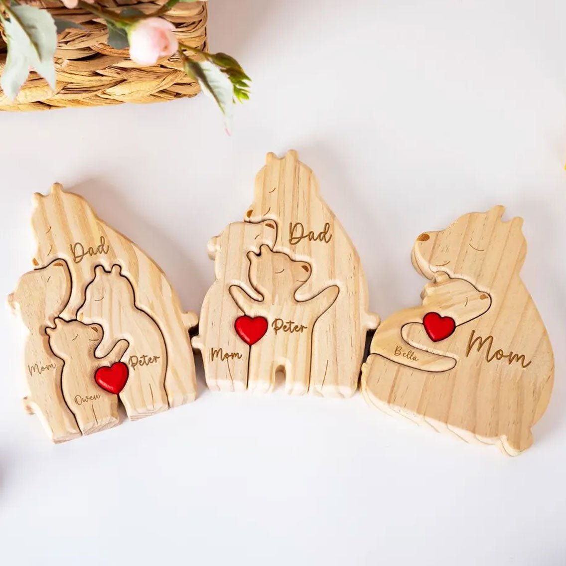 Personalisierte Holz Deko Bären Familie mit Namen – Geschenk für Mama & Papa